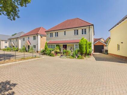 Woodpecker Close, Halstead, CO9