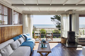 Beach House, Pett Level Road, Hastings TN35 4EH