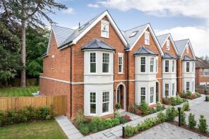 1, Oak Mount Place, Old Avenue, Weybridge KT13 0PS