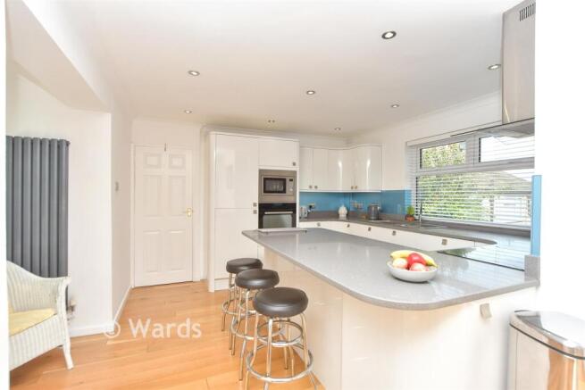 Kitchen/ Breakfast Area