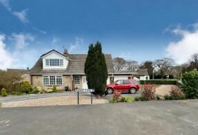 2, Manor Park, Hull HU11 5RF