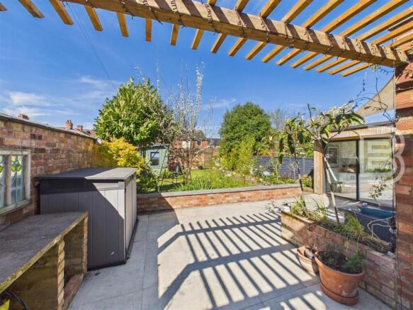 Rear Garden (2).jpg