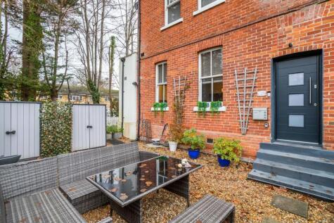 St Georges Avenue, Weybridge, Surrey, KT13