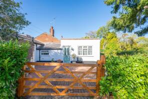 71, Bracken Path, Epsom KT18 7SZ