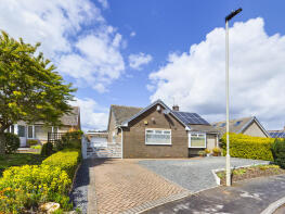 39, Springfield Crescent, Kirk Smeaton, Pontefract WF8 3LE