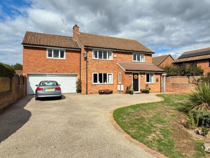 Brionne Way, Longlevens, GL2