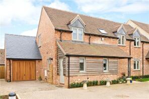6, Hinton Close, Buckingham MK18 2GL