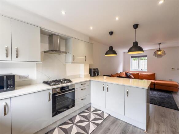 KITCHEN/DINER/LOUNGE