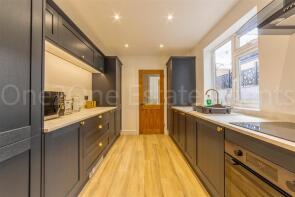 17, Oxford Terrace, Forgeside, Pontypool NP4 9DF