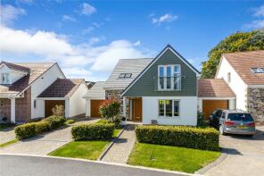 2, Fairway Gardens, Plymouth PL7 5FE