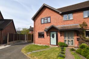 16, Kenfields Close, Market Drayton TF9 2BP