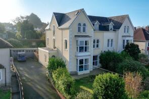 16 Overland Court, Overland Road, Mumbles, Swansea SA3 4LP