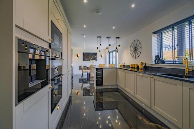 Open Plan Kitchen/Dining Room