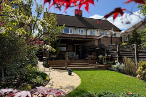 William Barefoot Drive, Eltham, SE9 3HU