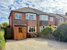 99, Knights Lane, Tiddington, Stratford-upon-avon CV37 7BZ