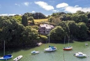 Dinyan, Port Navas, Falmouth TR11 5RJ