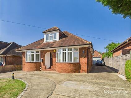 New Drive - Immaculate Throughout - Closed Chain