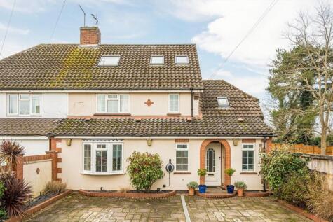 Hawthorn Way, Shepperton