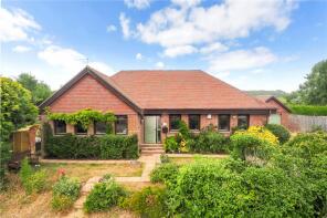 Garnet, Chapel Street, East Meon, Petersfield GU32 1NR