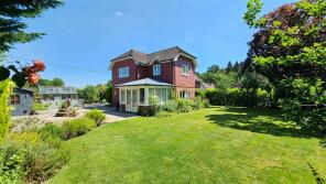 Stone House, Wolverton Road, Tadley RG26 5RY