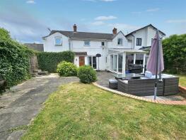 Brecken House, A40 From Lobstock House To Solomons Tump Junction, Gloucester GL19 3EH