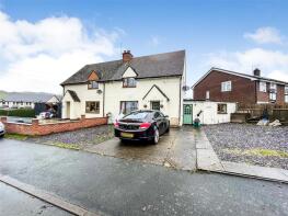 25, Maesgarmon, Castle Caereinion, Welshpool SY21 9AN