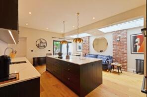 14, The Crescent, Truro TR1 3ES