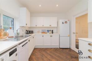 19, The Grove, Edgware HA8 9QA