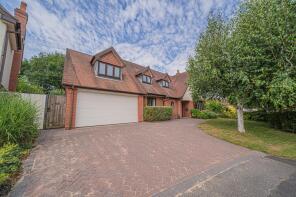2, Hollyoak Grove, Hillfield, Solihull B91 3TZ