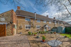 16 Butchers Cottage, High Street, Towcester NN12 7RP