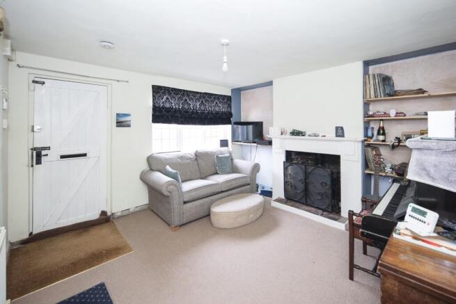 5 Lewis Rd lounge-3.jpg
