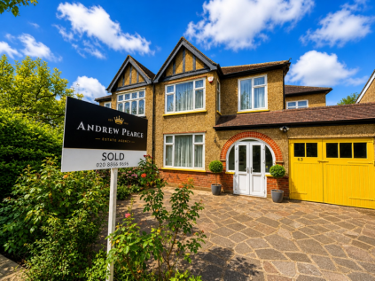 Barrow Point Avenue, Pinner