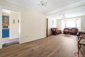56, Farndale Avenue, London N13 5AG