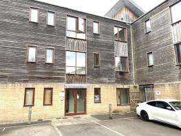 189, Cowleaze, Chippenham SN15 3YN