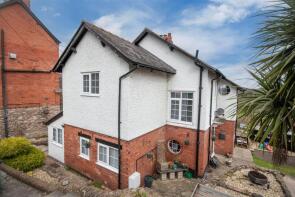 Rosslyn, Holyhead Road, Froncysyllte, Llangollen LL20 7RA