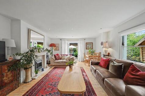 Dynevor Road, London, N16