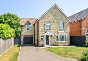 27, Skylark, Blunsdon, Swindon SN26 7AU
