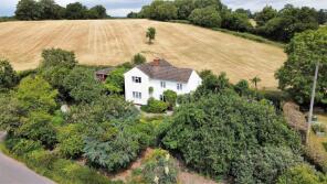 1 Roundbush Cottage, Hawcross, Gloucester GL19 3JQ