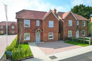 8, Horseshoe Place, Windmill Hill, Hailsham BN27 4GB