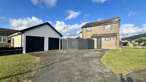 43, Ty Canol, Harlech LL46 2NZ
