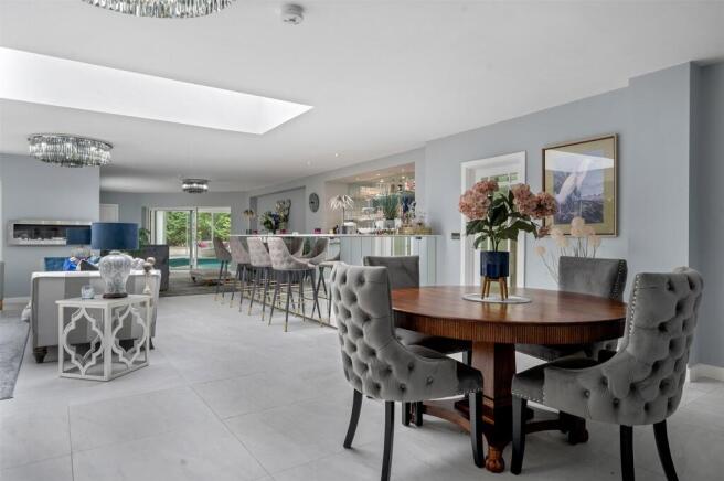 Family Room/Bar