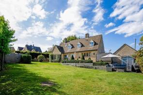 Swingletrees, Lower Park Street, Cheltenham GL54 1DT