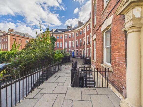 15 - One Bedroom Flat in Clifton for Auction.jpg
