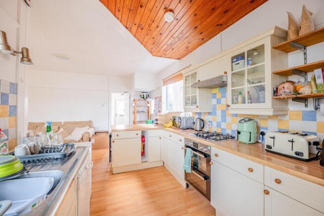 kitchen 2.jpg
