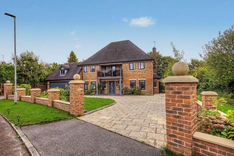 Courtney Place, Bowdon, WA14