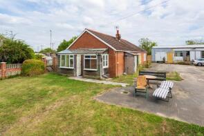 Airfield Farm Bungalow, Clay Lane, Selby YO8 6DH