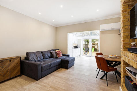 Windings Place, Ealing, Northfields, London, W13