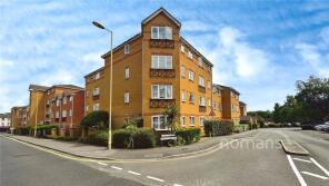 10, Ascot Court, Aldershot GU11 1HG