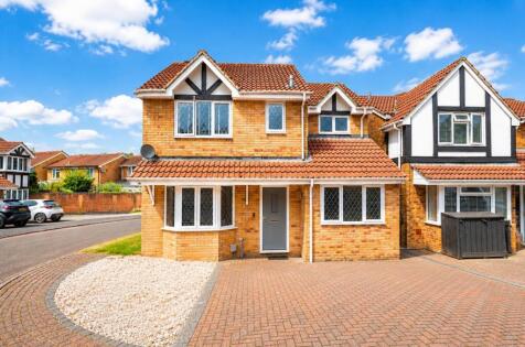 Sherwood Close, Hatch Warren