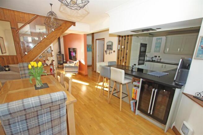 lLiving area.jpg